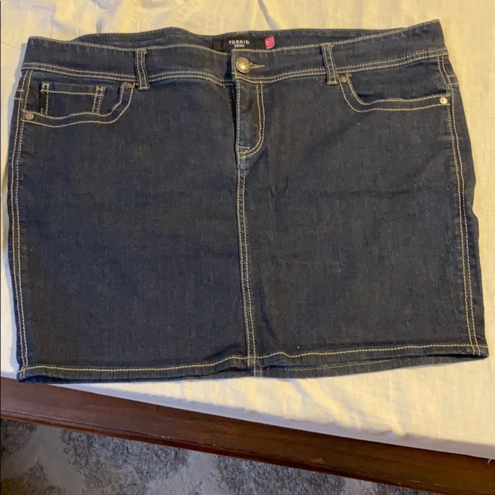 NEW TORRID Denim Jean skirt CUTE